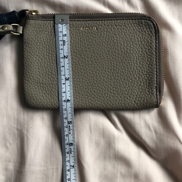 Fossil Wristlet - Picture 3 of 8
